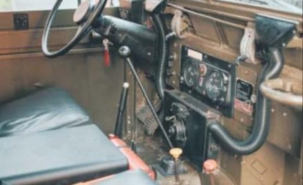 Powstała ona na specjalne zamówienie wojska – do transportu lotniczego. Wóz z rocznika 1979 nie wyma