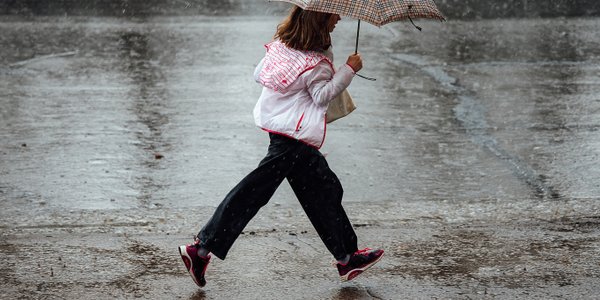 Nadchodzą ulewy i duże ochłodzenie. Pojawi się śnieg. Kiedy poprawa pogody?