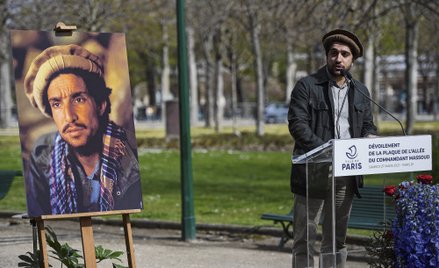 Ahmad Masud w rozmowie z „Plusem Minusem” przytacza słowa swego ojca: „Prawo do wolności trzeba sobi
