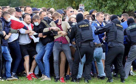 Protesty na Białorusi wybuchły wieczorem 9 sierpnia, gdy oficjalnie ogłoszono szóste z rzędu „zwycię