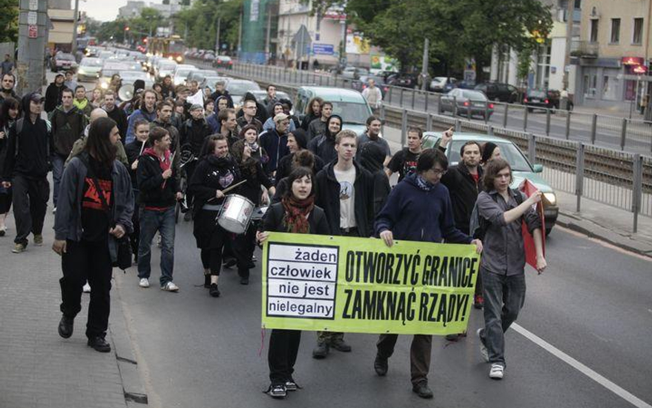 Protest przeciwko działaniom policji dzień po incydencie na Stadionie