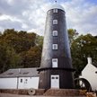 Stary wiatrak w Louth w Lincolnshire wystawiony na sprzedaż