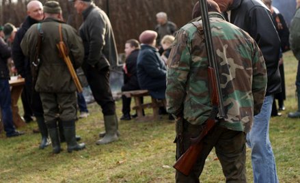 Fiskus chce PIT od myśliwych za strzelanie do dzików