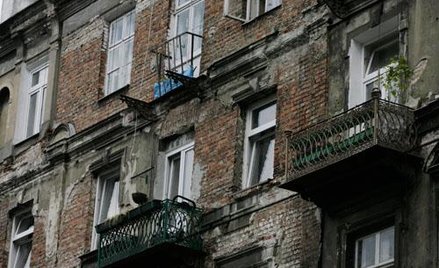 Czy trzeba płacić za remont balkonów sąsiadów?