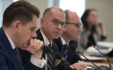 Poseł KO Michał Szczerba na posiedzeniu sejmowej komisji śledczej ds. afery wizowej