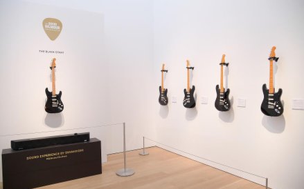 David Gilmour sprzedał wszystkie swoje cenne gitary