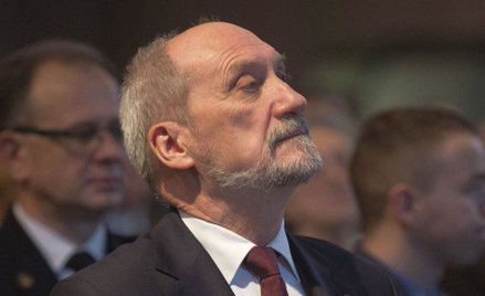 Antoni Macierewicz: raport komisji smoleńskiej zostanie opublikowany przed 10. rocznicą