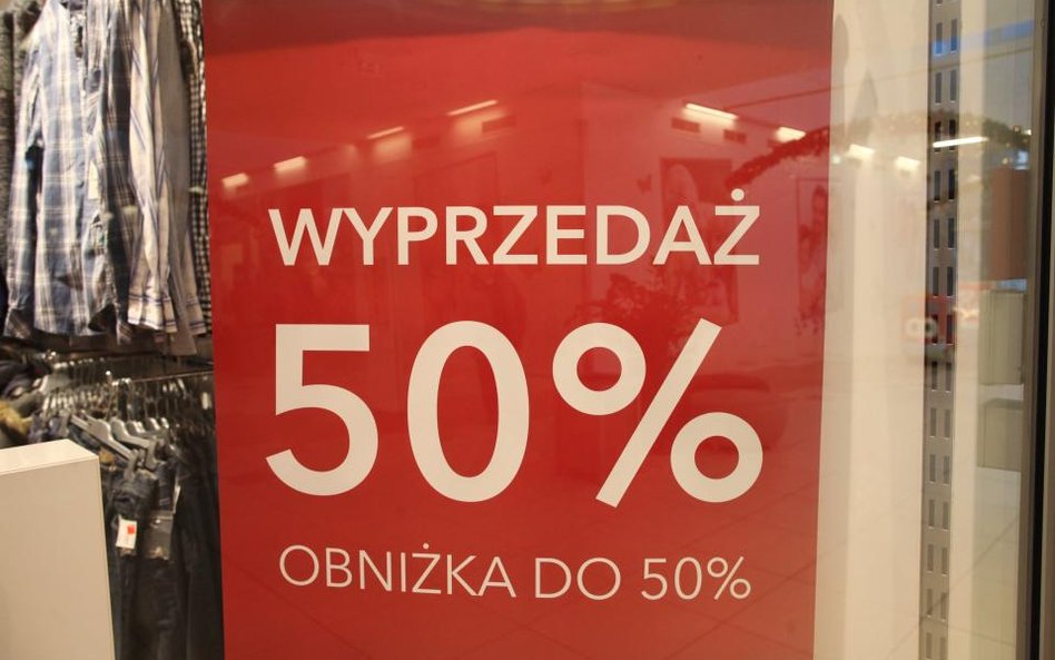 Na wyprzedażach Polacy wydadzą po 350 zł