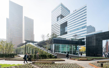 Pawilon Circl należący do ABN AMRO powstał przy głównej siedzibie banku w Amsterdamie. Użyte do budo
