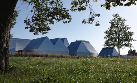 Muzeum w miejscowości Šeduva na Litwie powstało w oparciu o projekt fińskiej pracowni Lahdelma & Mah