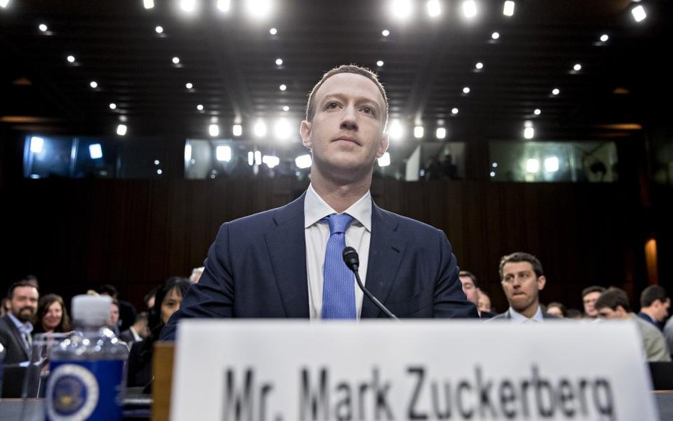 Mark Zuckerberg drugi dzień zeznaje przed komisjami senatu USA