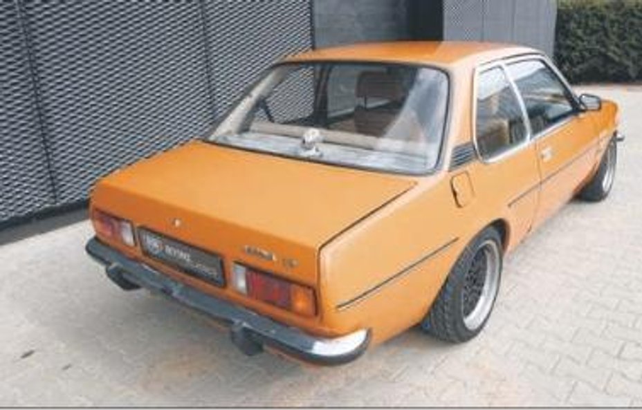 W tym zestawieniu kolorystycznym prezentuje się mimo wszystko świetnie.