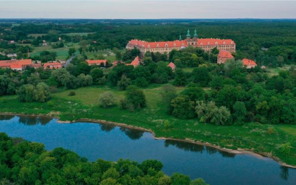 Nowa sieć szlaków wodno-rowerowych będzie mieć swoją przystań m.in. przy klasztorze cysterskim w Lub