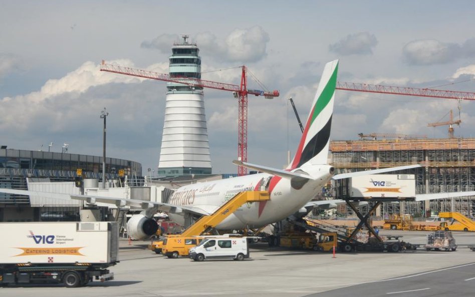 Emirates musi zadowolić się standardowymi B787