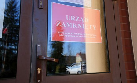 Koniec z pracą urzędów od 8.00 do 16.00. Co chce zrobić rząd?