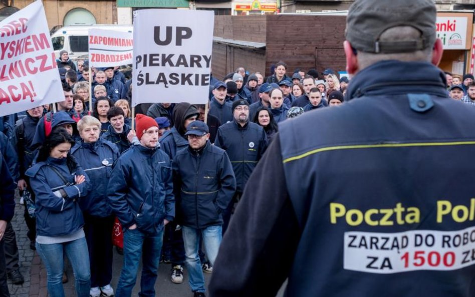 Protest pracowników Poczty Polskiej w Katowicach