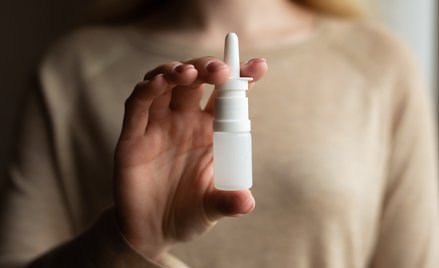 Spray do nosa nie może obiecywać walki z Covid-19