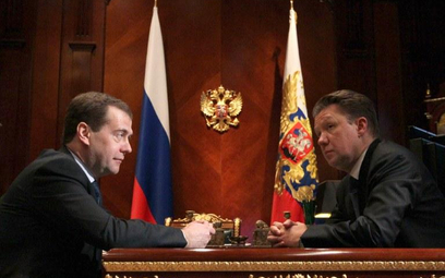 Rosyjski prezydent Dmitri Miedwiediew (z lewej) i prezes Gazpromu Aleksiej Miller