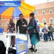 2005 r. Wiec PO w ramach akcji "Referedum 2005" pod hasłem: powiedz 4 x TAK! dla Polski. Zebranych p