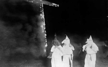 Członkowie Ku-Klux-Klanu - zdjęcie z 1921 roku