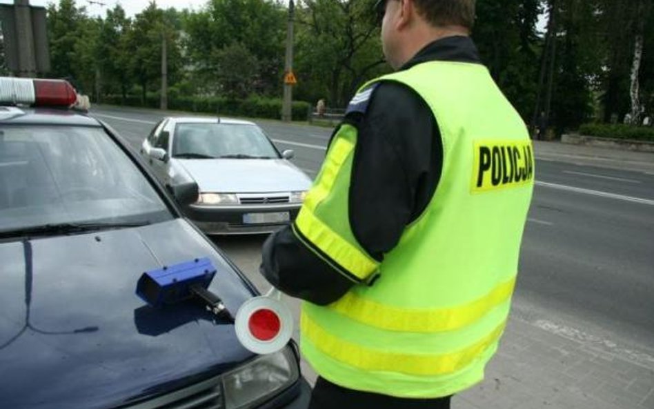 Policja podczas kontroli drogowej także sprawdza, którzy kierowcy nie wykupili polisy