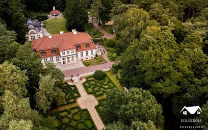 Pałac zwany letnim był przed II wojną światową rezydencją prezydenta Ignacego Mościckiego.