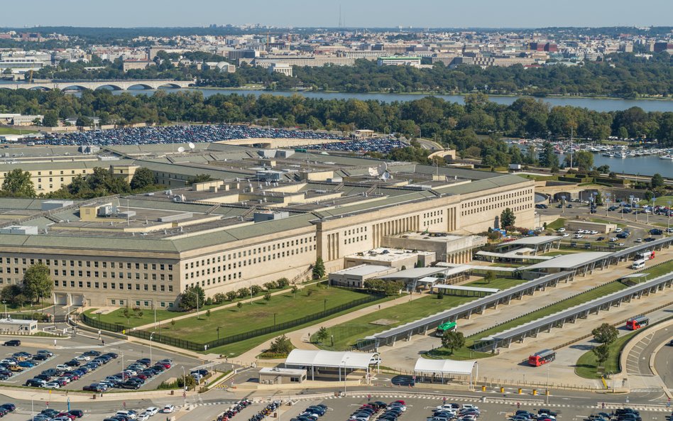 Pentagon kupuje rosyjską ropę, chociaż nie ma o tym pojęcia