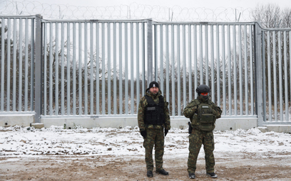 Według pograniczników zapora na granicy z Białorusią ograniczyła nielegalną imigrację
