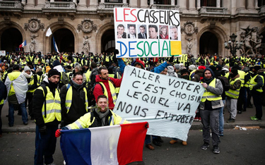 Żółte kamizelki znów wyszły na ulice francuskich miast