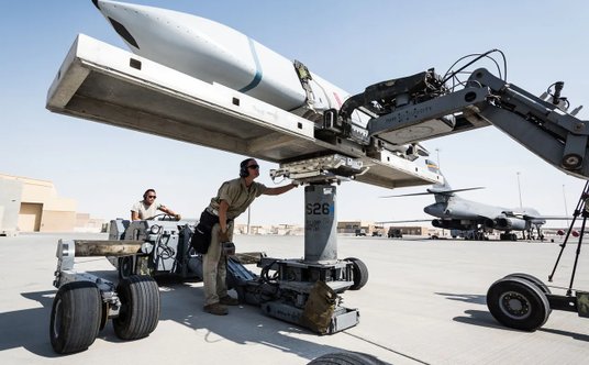 Mogą je przenosić także bombowce strategiczne B-1B Lancer (na zdjęciu), B-2A Spirit i B-52H Stratofo