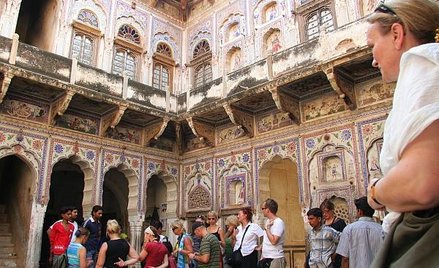 Bezpieczniej jest zwiedzać Indie w grupie