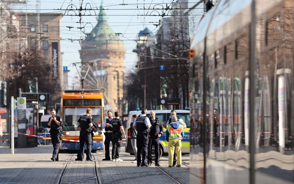 W centrum Mannheim kierowca czarnego SUV-a wjechał w grupę ludzi