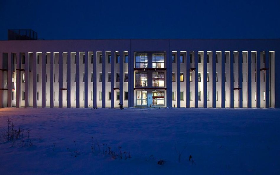 Przebudowa i rozbudowa budynku administracyjnego Dąbrowskich Wodociągów