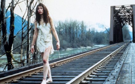 Phoebe Augustine gościnnie jako Ronette Pulaski