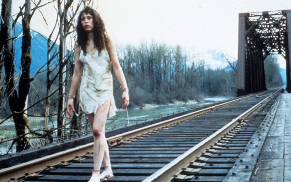 Phoebe Augustine gościnnie jako Ronette Pulaski