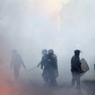 Chaos we Francji to trampolina dla Le Pen