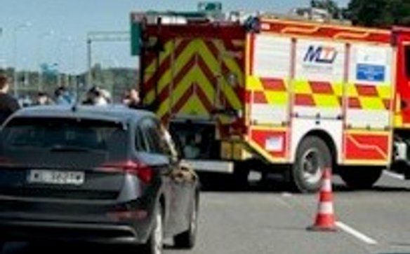 Na miejscu zdarzenia pracują już strażacy i policja