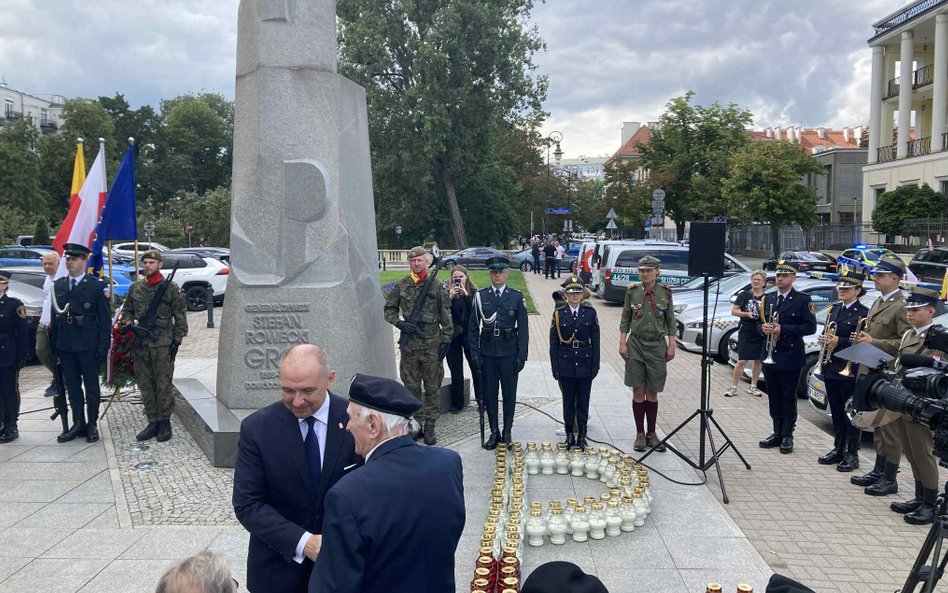 Wieńce złożyli też kombatanci