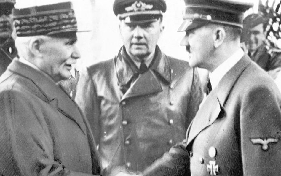 Marszałek Philippe Petain spotkał się w październiku 1940 r. z Hitlerem, aby zaproponować III Rzeszy