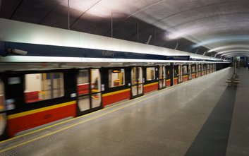 Stołeczna policja apeluje do pasażerów metra o zwiększoną ostrożność (zdj. ilustracyjne)