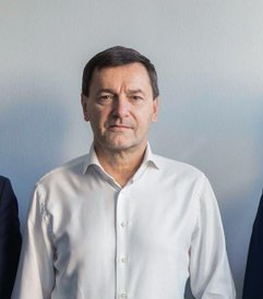 Popyt na pracę spada w niektórych sektorach, a ogólnie rośnie coraz wolniej. Nie sądzę, że z tego po