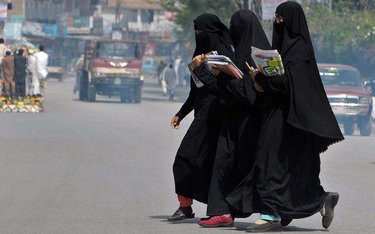 Kobiety w islamskich burkach