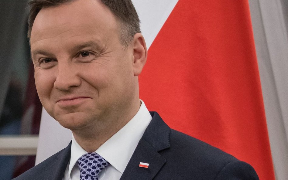 Opinia ws. wypadku Dudy: Trzy opony mogły być uszkodzone