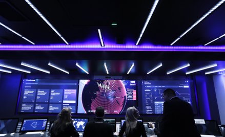 Centrum walki z cyberprzestępczością w IBM w środku ciężarówki na ulicach Londynu