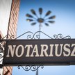 Z obserwacji notariuszy wynika, że przepis pozwalający starać się o zwolnienie z opłat notarialnych 