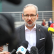 Rząd namawia do szczepień. "Kościół mógłby bardziej pomóc"