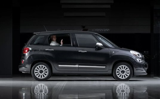 Fiat 500L Papamobile