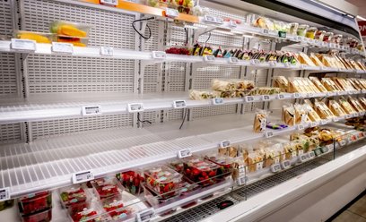 Puste półki w holenderskim supermarkecie Albert Heijn