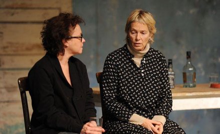 Joanna Szczepkowska (Simone) i Małgorzata Braunek (Elżbieta)