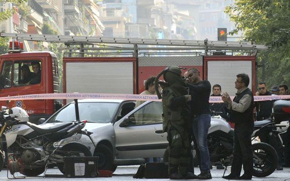 Fala przesyłek z ukrytą bombą